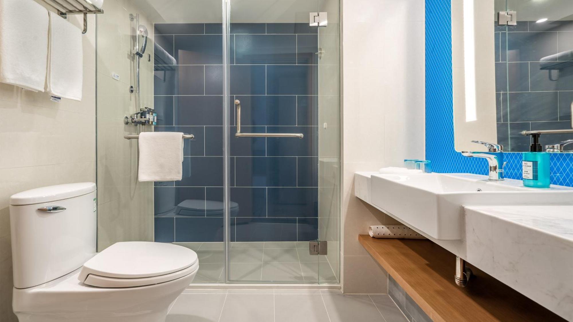 Holiday Inn Express Qingdao City Center By Ihg Exterior foto