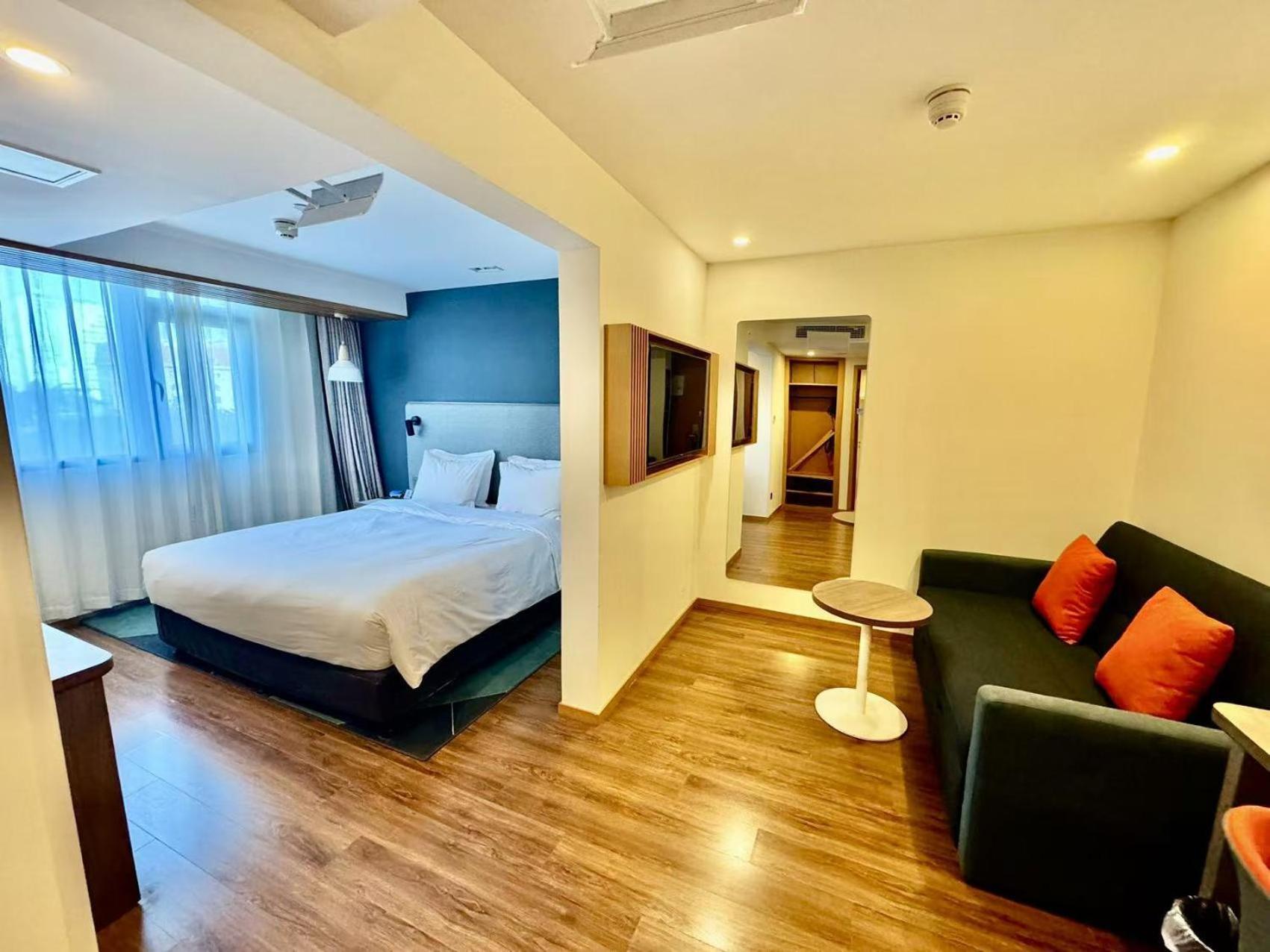 Holiday Inn Express Qingdao City Center By Ihg Exterior foto